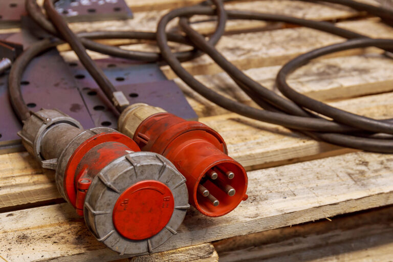 badosante-elettricista-servizio-impianto-e-installazioni-in-cantieri-1