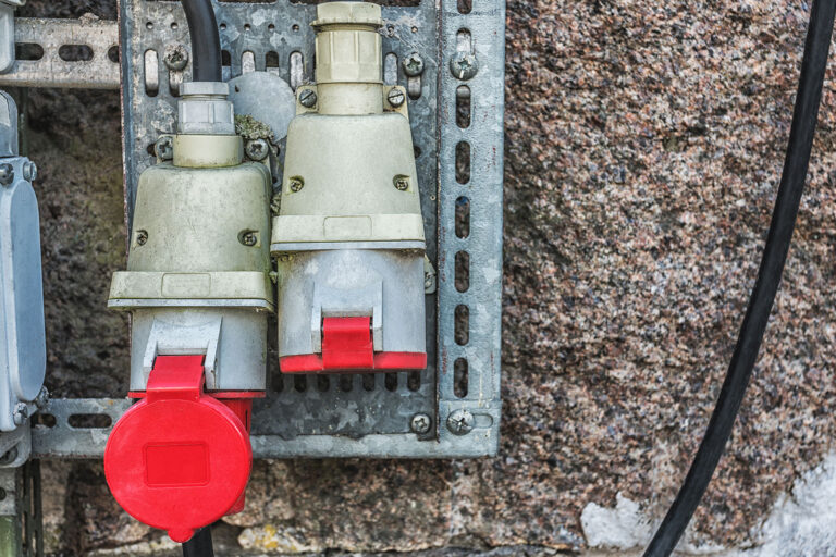 badosante-elettricista-servizio-impianto-e-installazioni-in-cantieri-3