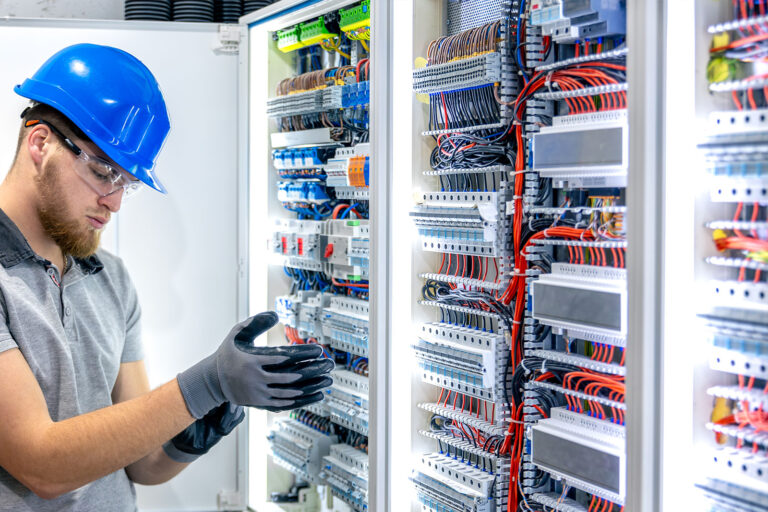 badosante-elettricista-servizio-impianto-elettrico-per-imprese-16