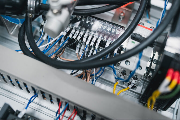 badosante-elettricista-servizio-impianto-elettrico-per-imprese-21