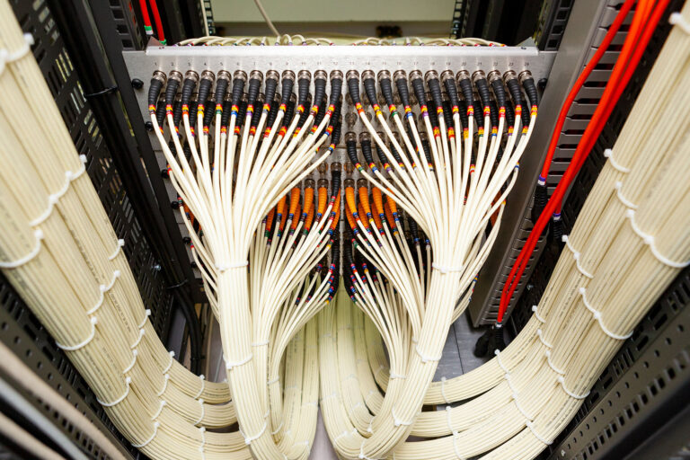 badosante-elettricista-servizio-impianto-reti-e-comunicazione