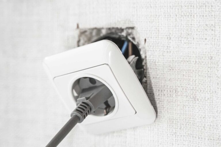 Interruttori o prese non funzionanti installata a parete, Elettricista BadoSante, Piove di Sacco, Padova, Veneto