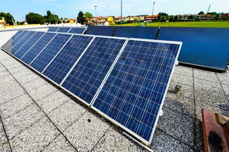 Lavaggio professionale pannelli fotovoltaici a Padova, alla scuola di Brugine - Elettricisti Bado Sante